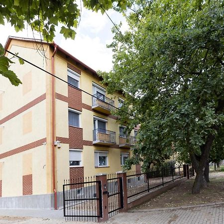 Angolkert Panzio Teglas Εξωτερικό φωτογραφία